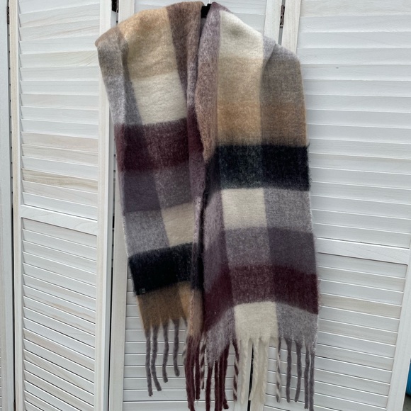 Super Chunky Scarf - Picture 5 of 5